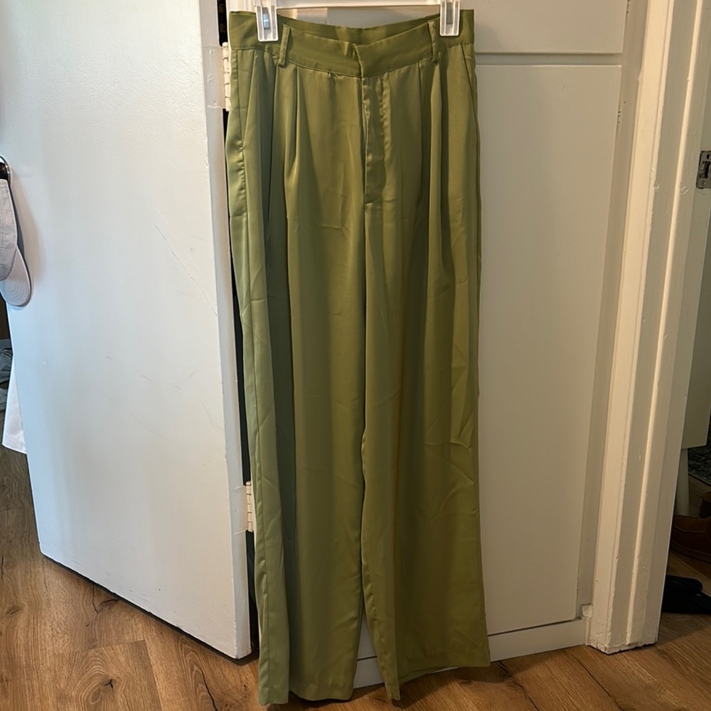 Women’s Flowy Green Pants